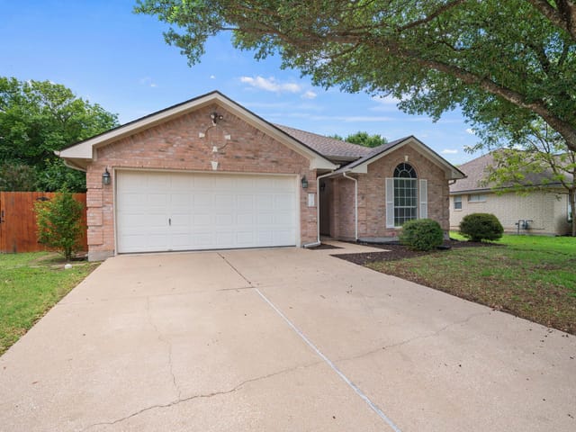 1106 Woodview DR