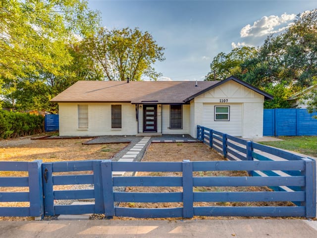 1107 Chesapeake Dr