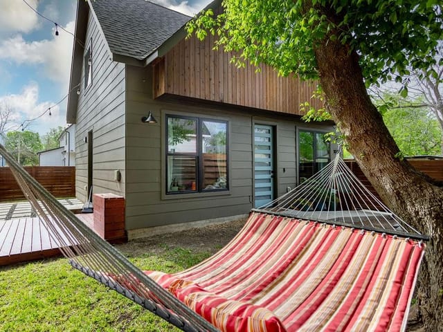1107 Estes Ave Unit #2