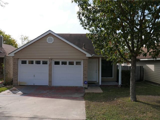 1107 Peggotty Pl
