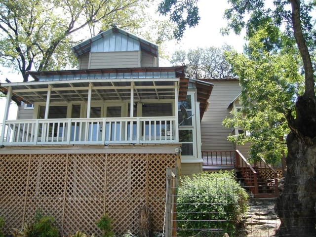 1107 W Monroe St