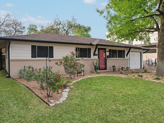 1108 Folts Ave