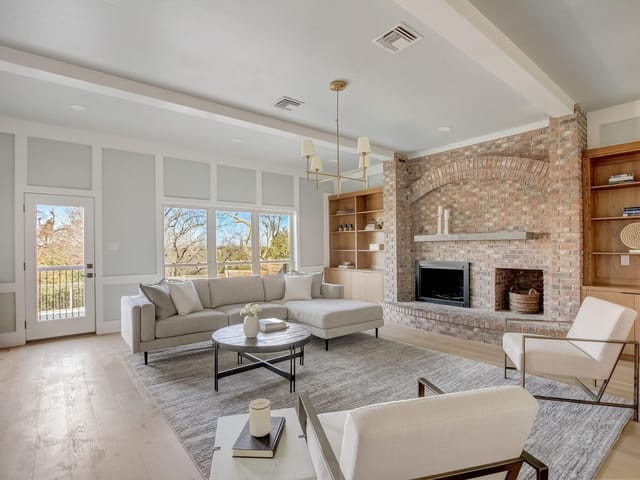 1108 Quaker Ridge Dr