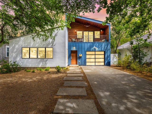 1109 Angelina ST
