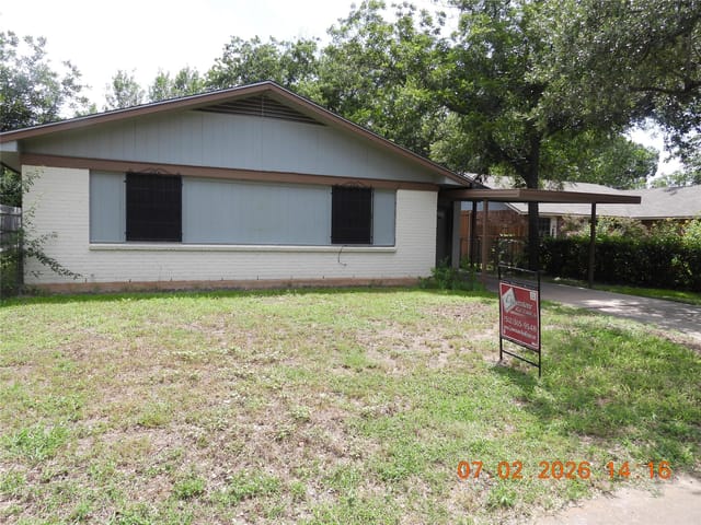 1109 Dunstan DR