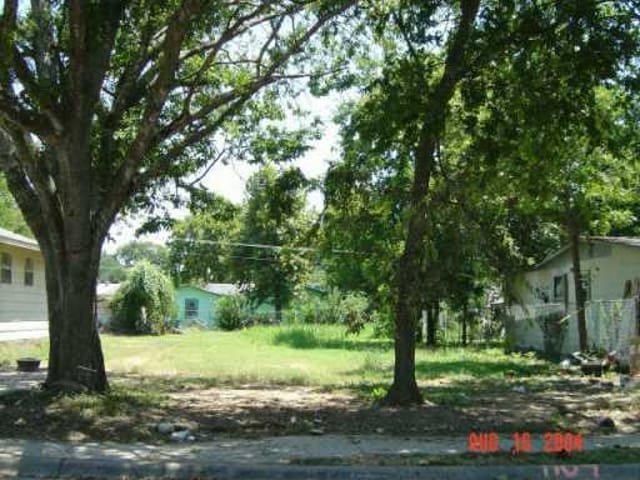 1109 EBERT AVE