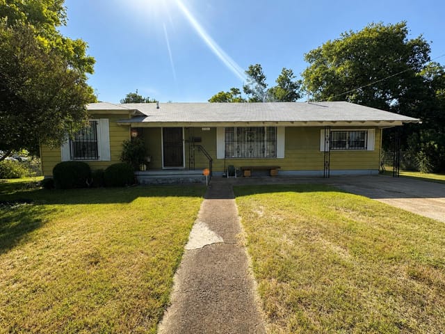 1109 Gray DR