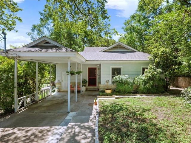 1109 Mariposa DR