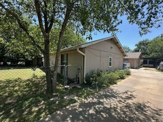 1109 N Meadows DR