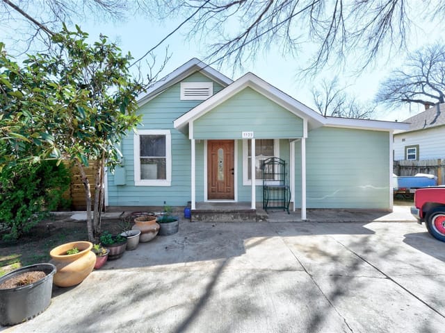 1109 Perry Rd