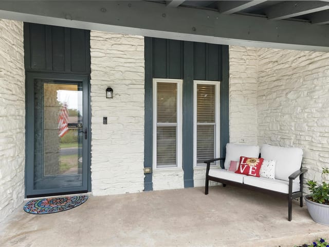 1109 Rebbeca Dr