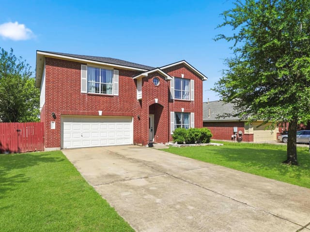 111 Brazos LN