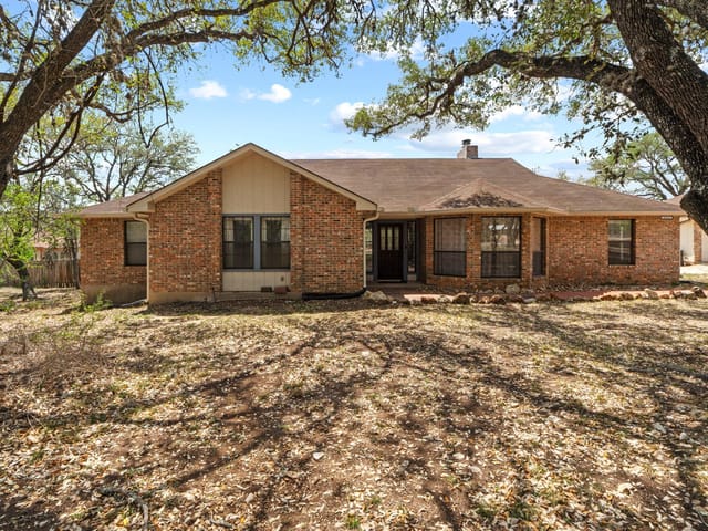 111 Clydesdale Dr