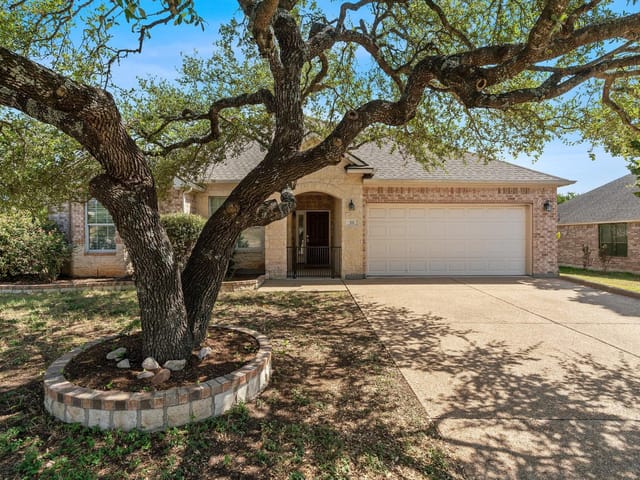 111 Knoll Cv