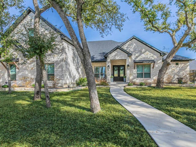 111 Lago Viento LN