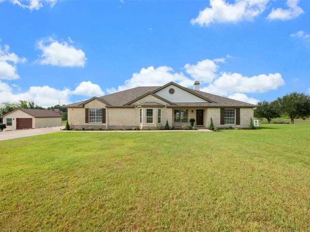 111 Lookout CIR