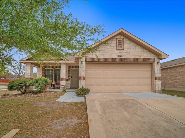111 Lynn Crest Bnd