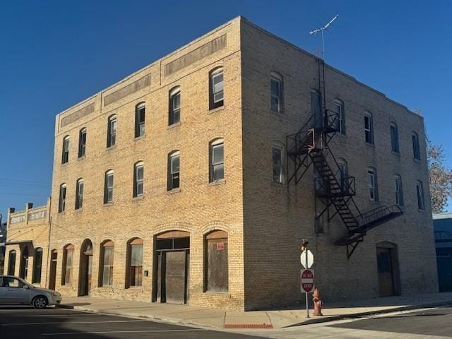 111 NE 2nd St NE