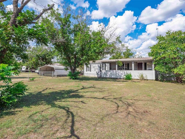 111 Pecan Orchard Ln