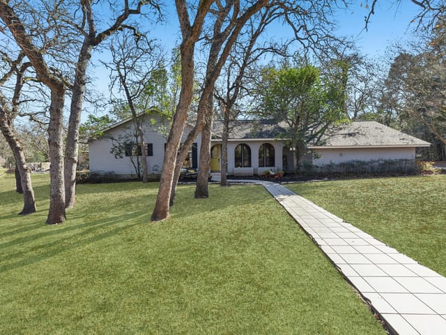 111 Post Oak Dr