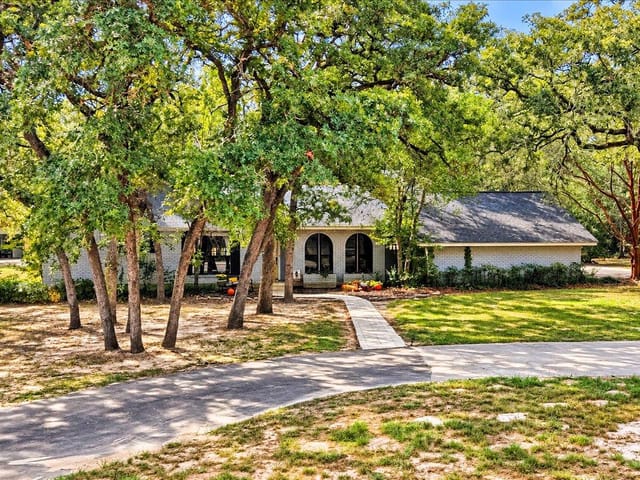 111 Post Oak DR