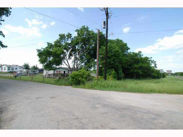 111 Westbrook LN