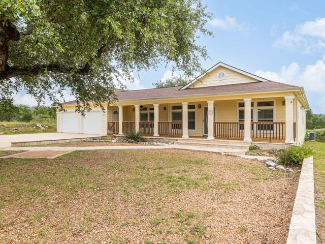 1110 Oakwood LOOP