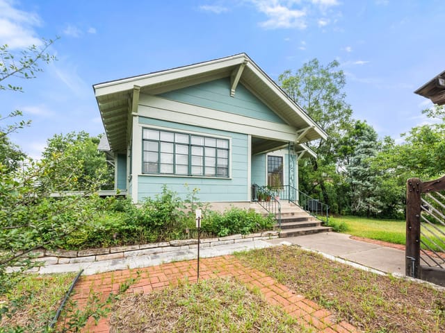1110 Travis Heights BLVD