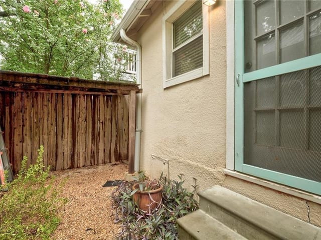 1110 W 22nd ST Unit #13 - front exterior - Luxury home in West Campus Cottages Condo The, Austin, TX