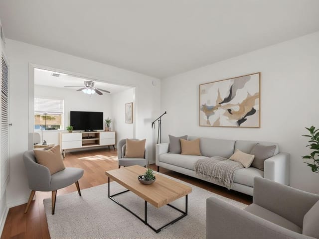 1110 W 22nd St Unit #2