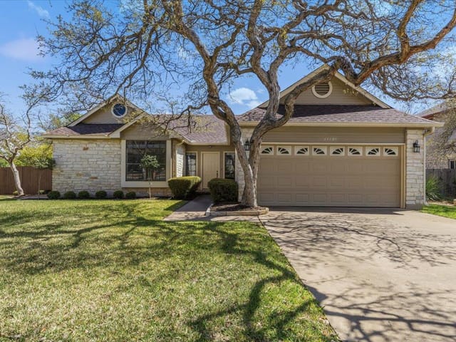 11101 Grapevine LN