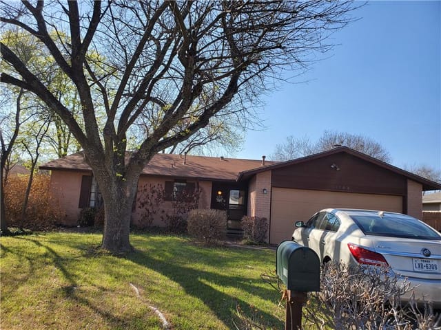 11106 Applewood Dr