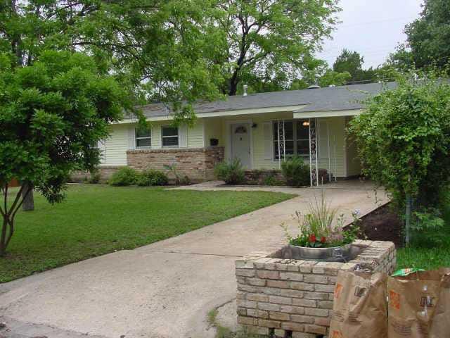 1111 Fieldcrest DR