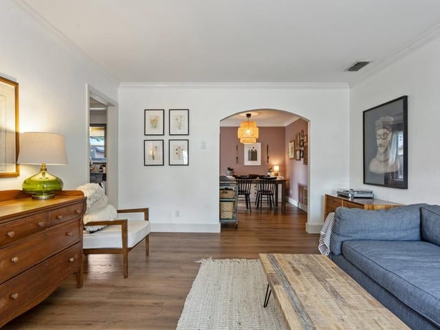 1111 Neans Dr