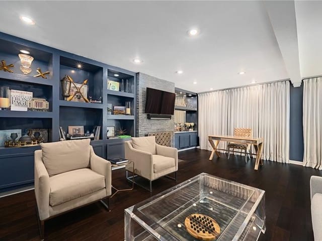 1111 W 12th ST Unit #105
