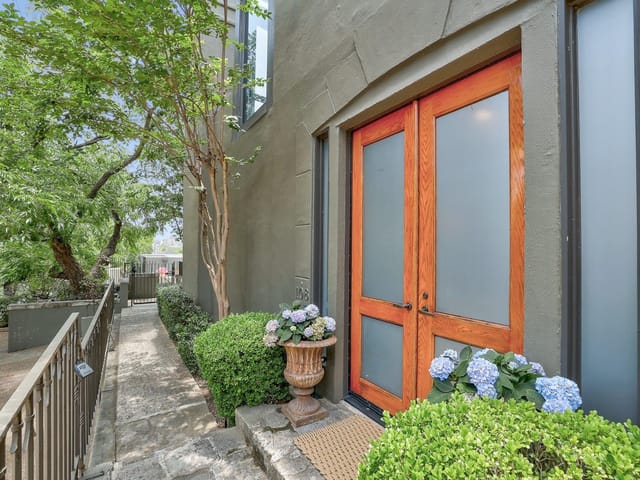 1111 W 12th St Unit #108