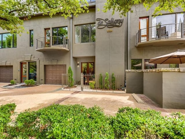 1111 W 12th ST Unit #111