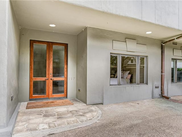 1111 W 12th St Unit #117