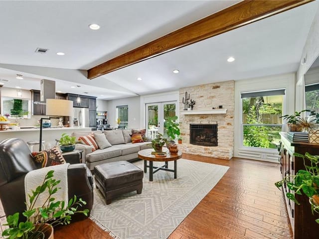 11110 Oak Knoll Dr