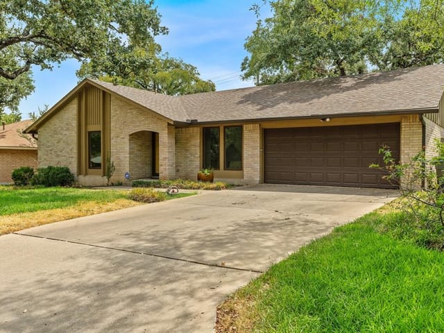 11112 Alhambra Dr