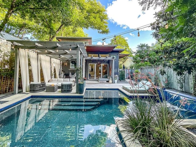 1112 Mariposa Dr
