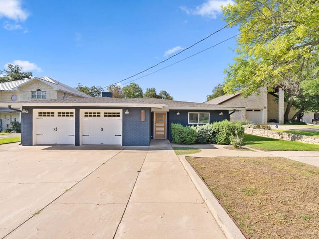 1112 Pecan Dr