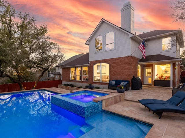 11121 SAVIN HILL Ln