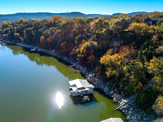 11123 Lakeside Dr
