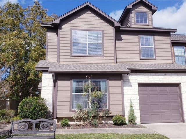 11124 Lost Maples Trl