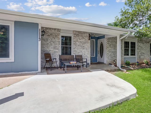 1113 Ash DR