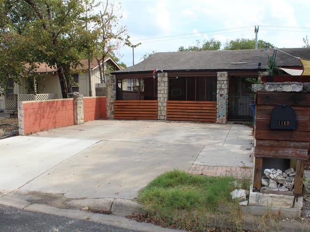 View 1113 Ebert Ave 1113 Ebert Ave, photo 1 of 6, Austin, TX
