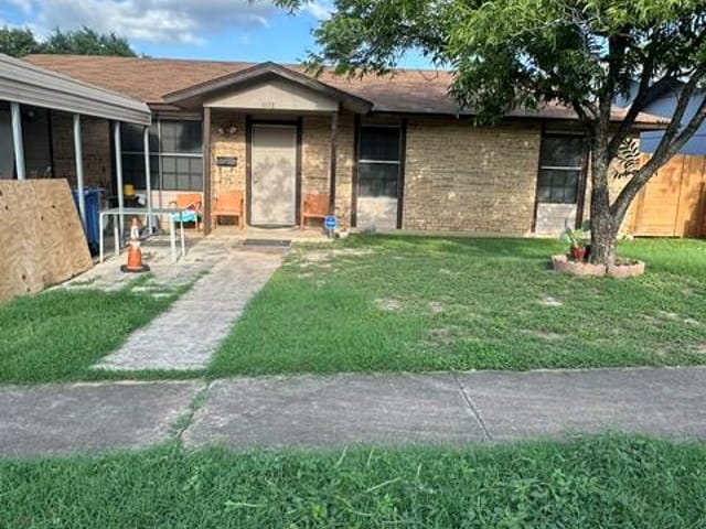 1113 Lawson LN