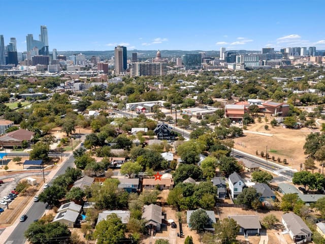 View 1113 Lawson LN 1113 Lawson LN, photo 1 of 6, Austin, TX
