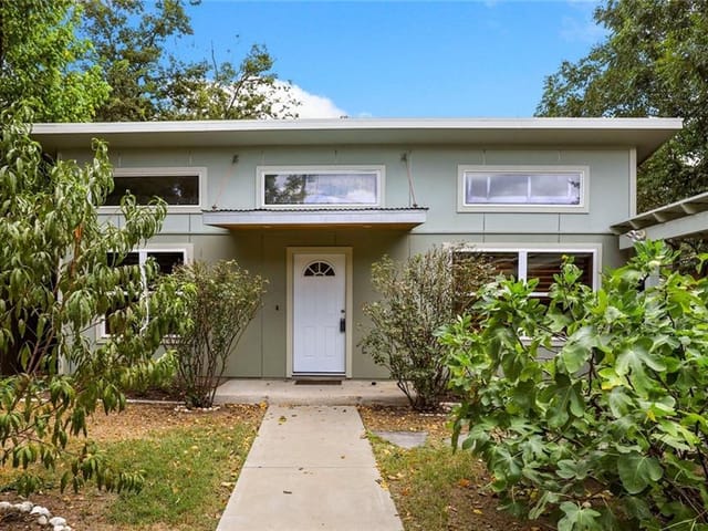 1113 Omega Ave